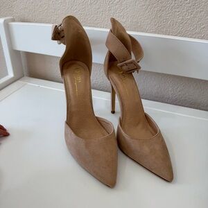 Chic Tan Suede Heels
